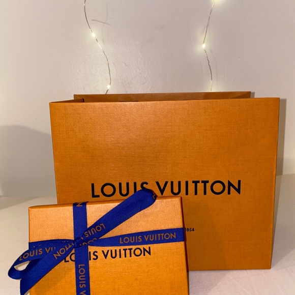 LOUIS VUITTON monogram key pouch - Picture 7 of 7